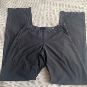 Nike dri-fit women’s pants size M
